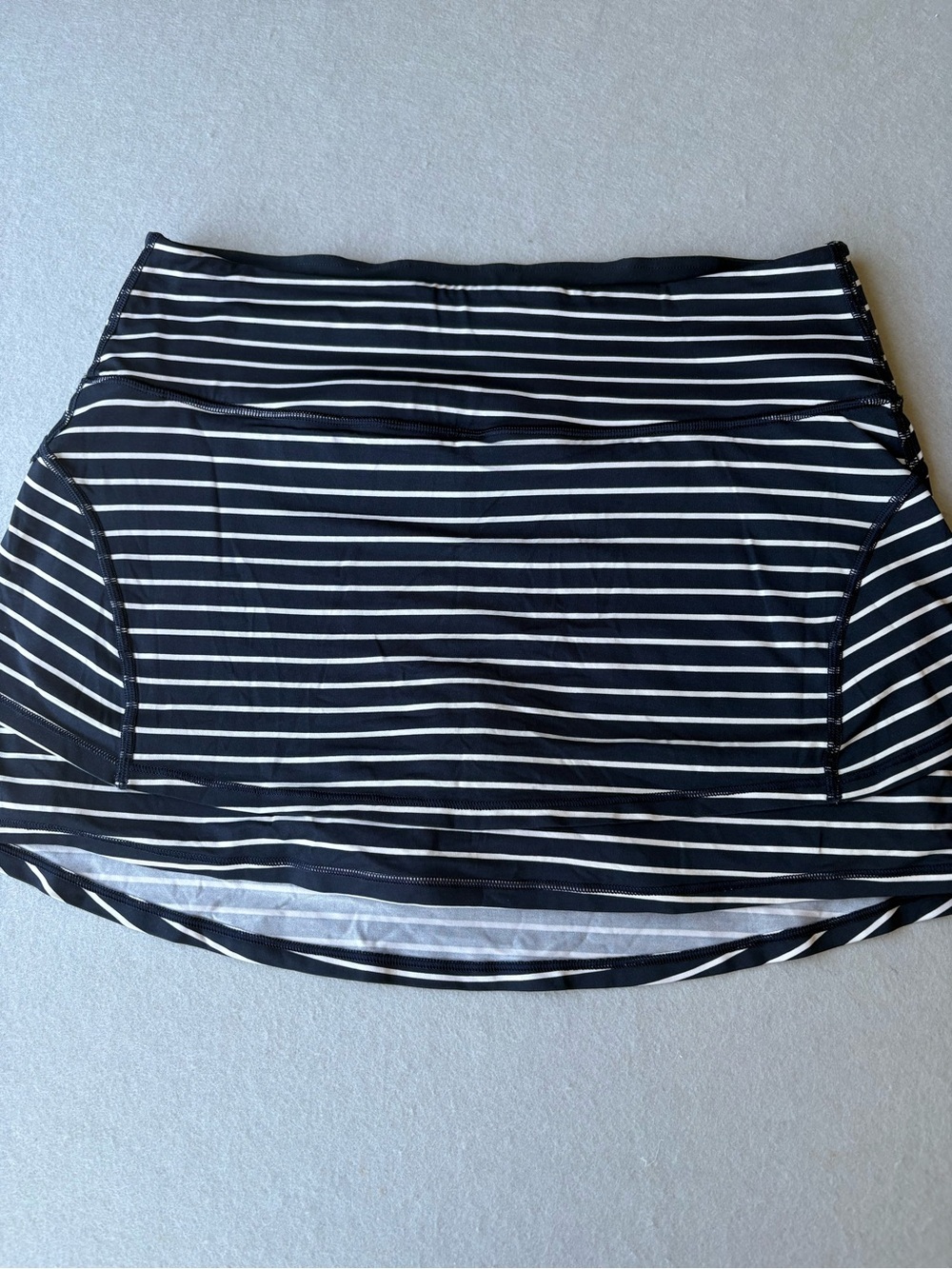 Athleta Stripe Stealth Skort Navy Blue and White Sz M Pickleball Tennis - Picture 2 of 7